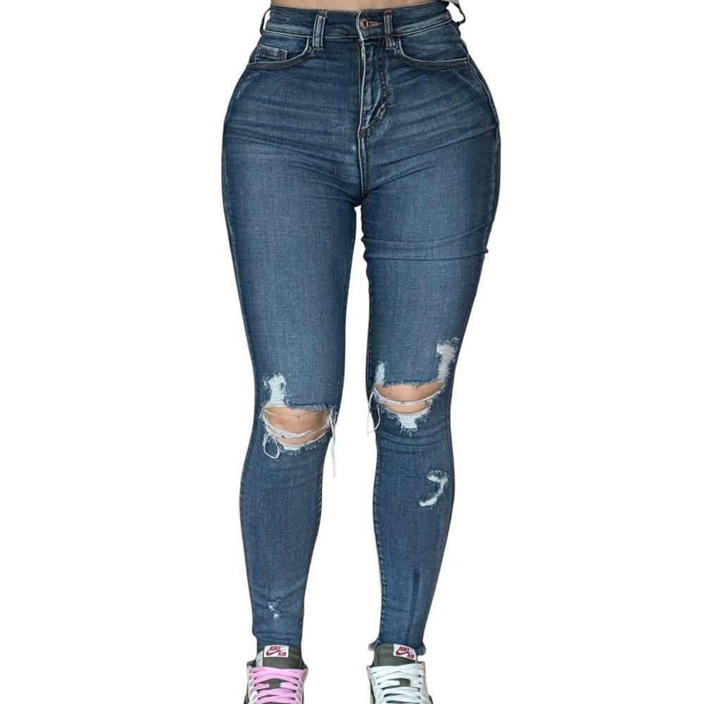 SNEAK PEEK SKINNY RIPPED DISTRESS JEANS